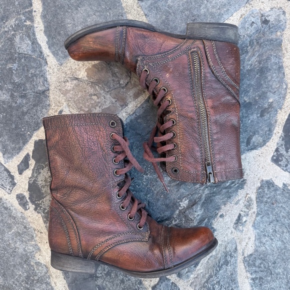 Distressed brown leather combat boots - Picture 1 of 8